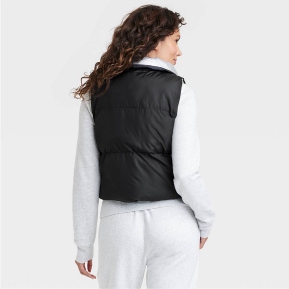 Nwt ALL IN MOTION PUFFER VEST REVERSIBLE - Picture 5 of 9